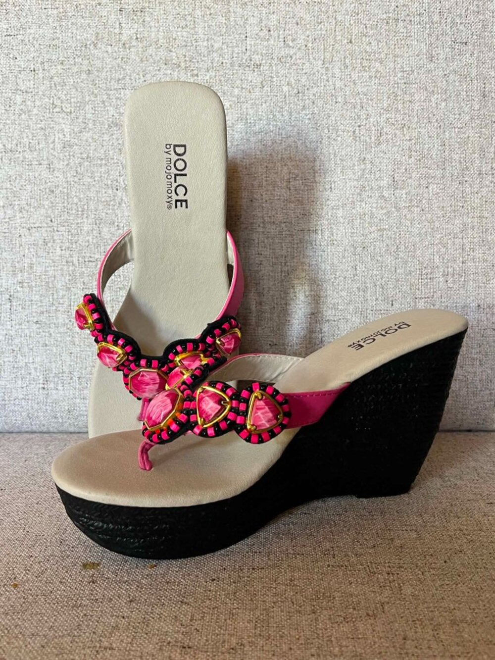 New Dolce by Mojo Moxy Pink Jewel Embellished Wedge Sandals Size 8